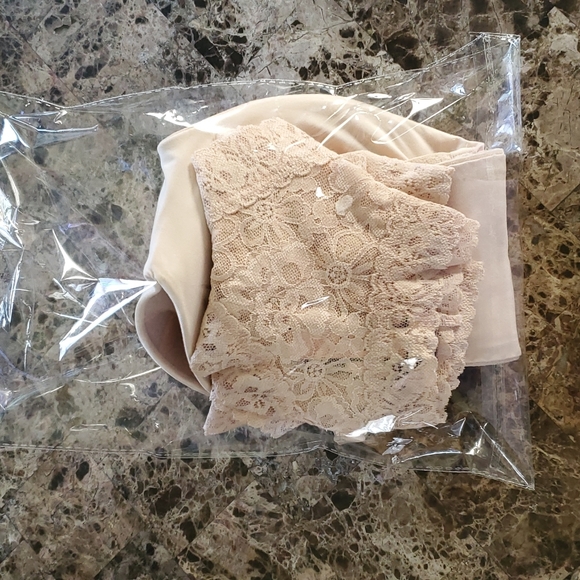 Victoria's Secret Strapless Bra Set - Picture 10 of 10